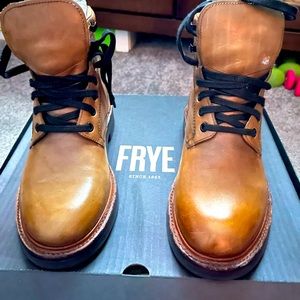 Almost BRAND NEW Frye Lace Up Boots